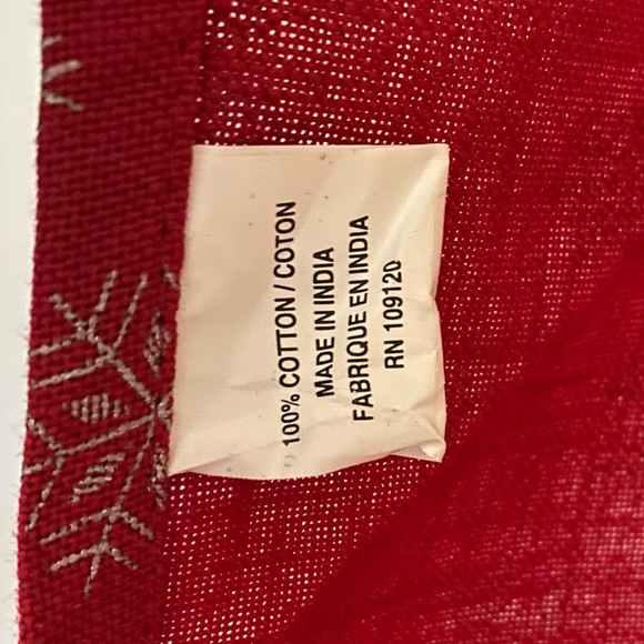 NWOT Silver Snowflake Red Kitchen Apron - Picture 7 of 10